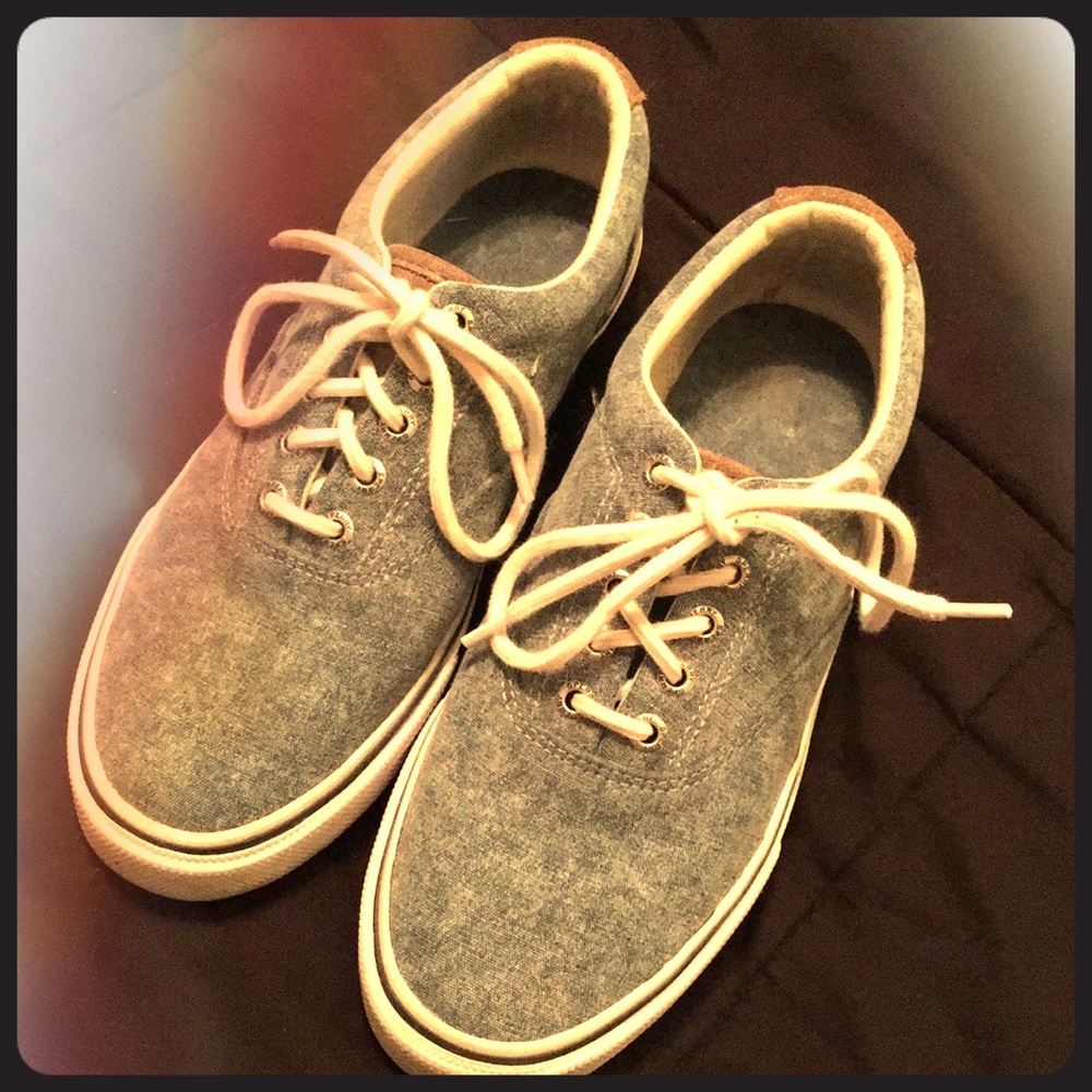 Men’s Sperry sneakers!